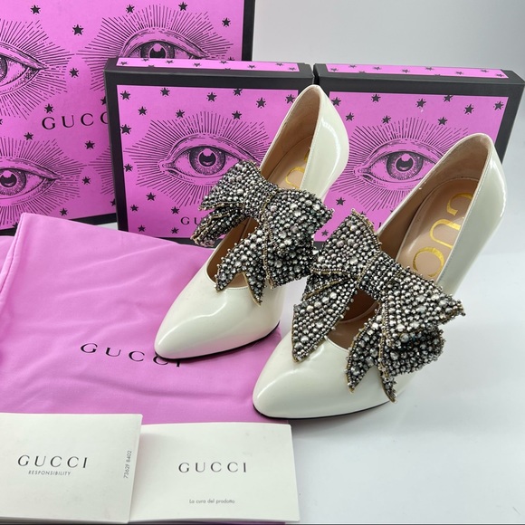 Gucci Shoes - ✈️sold!Gucci bow-embellished patent leather pumps